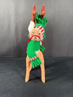 Annalee Reindeer Green Scarf & Hat Christmas 2011 Christmas Decoration Holiday